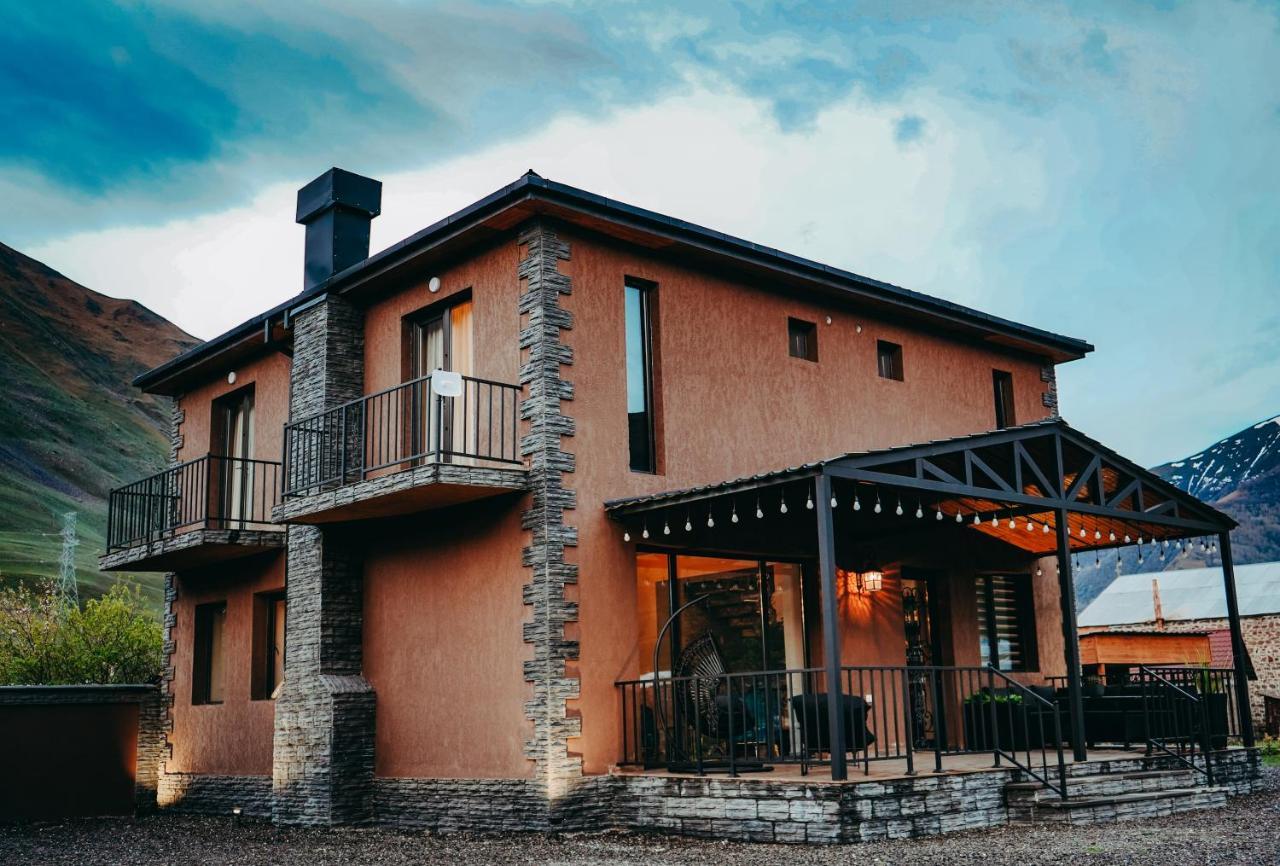 Holiday Home Stepantsminda Exterior photo